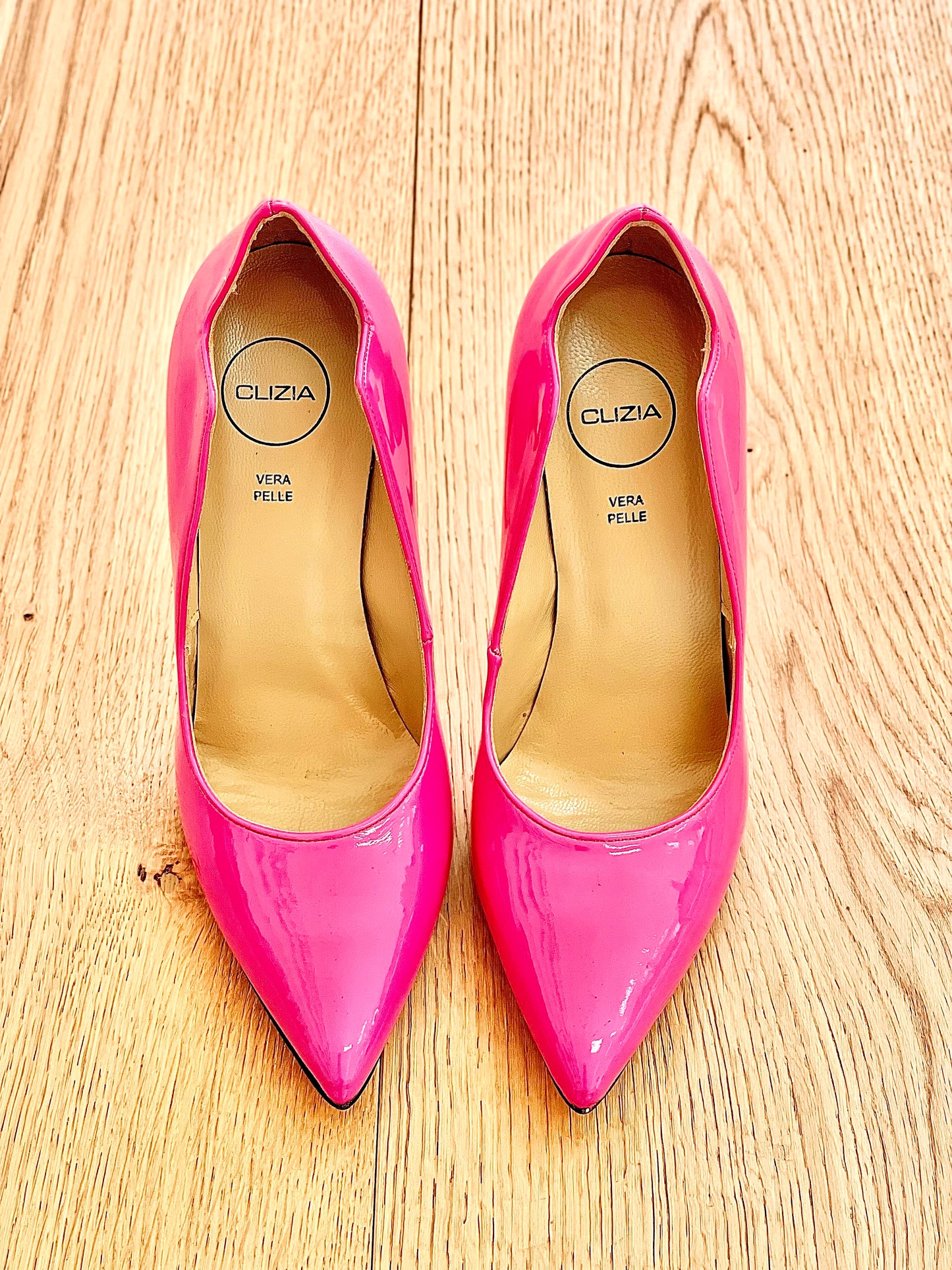 LOLA CUIR VERNI FUCHSIA
