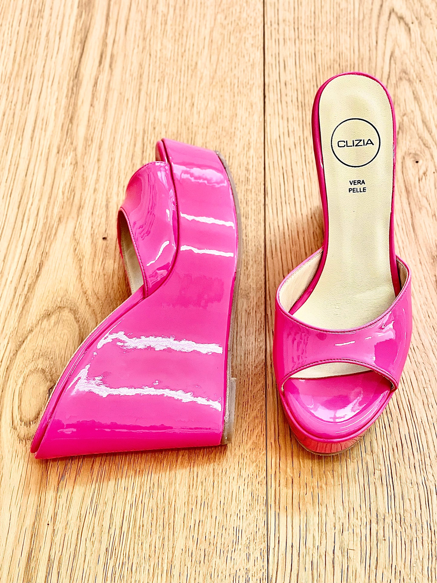 ALLISON CUIR VERNI FUCHSIA