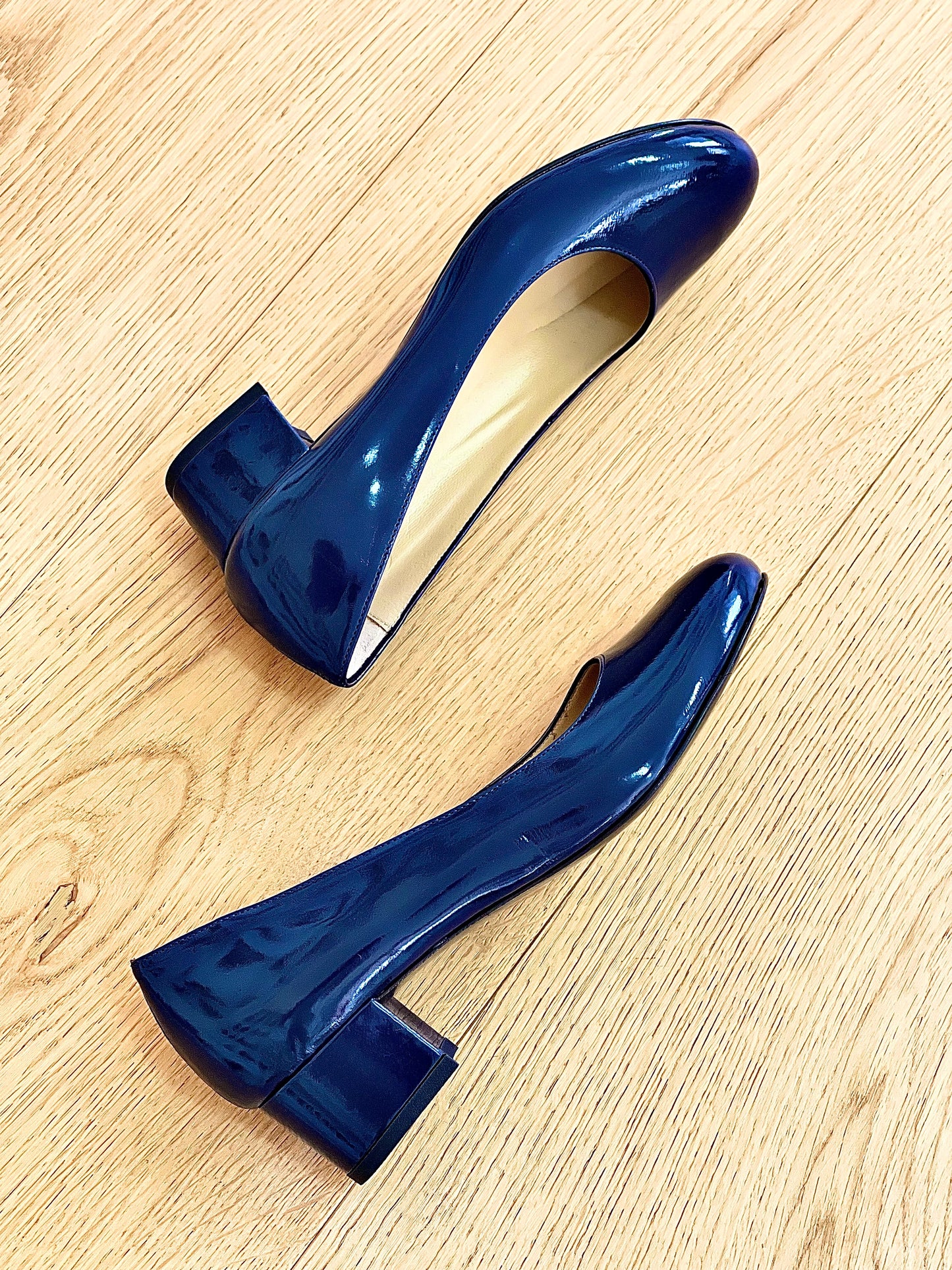 TAYLOR BLEU CUIR VERNI