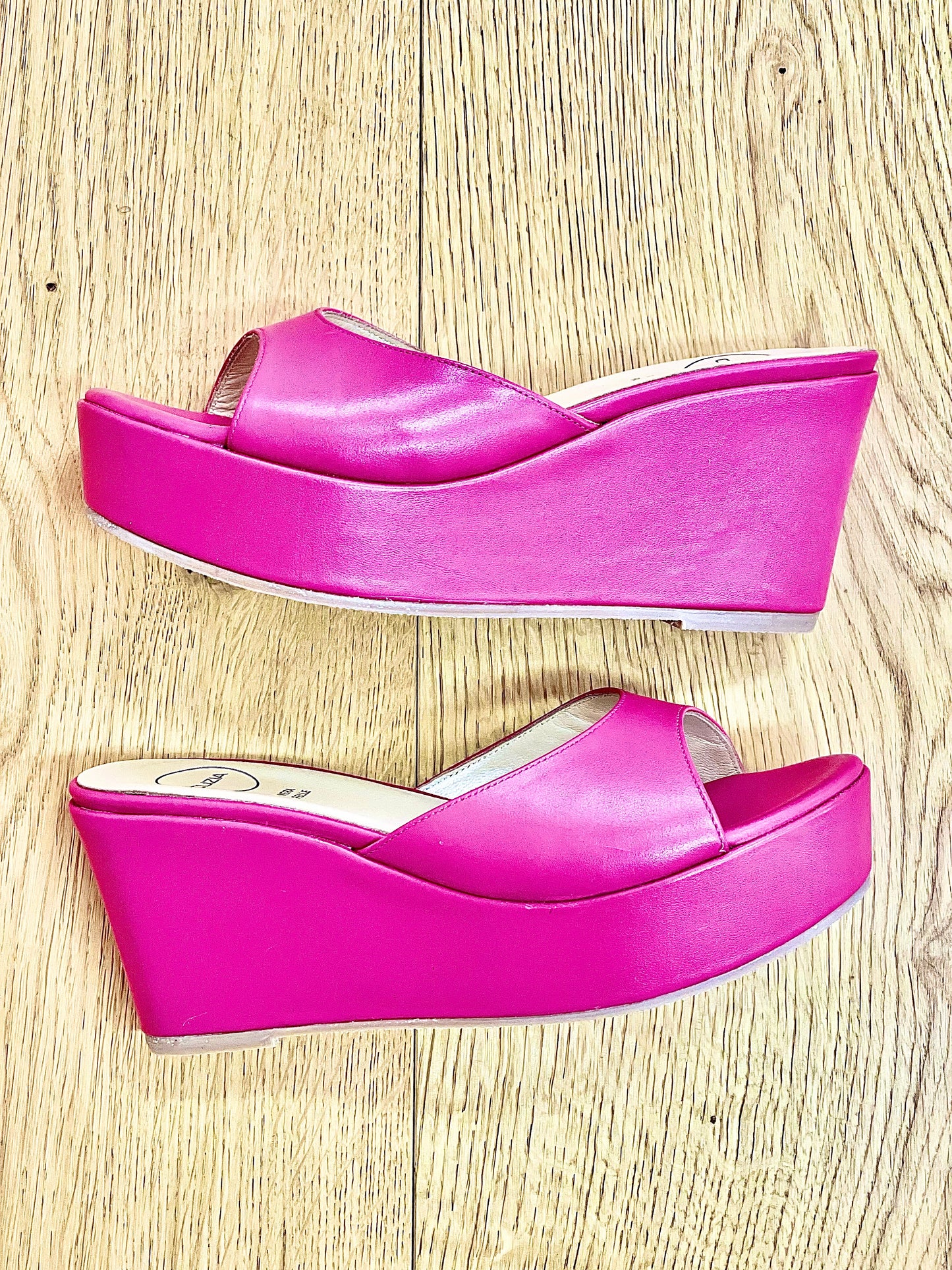 VÉNUS CUIR FUCHSIA