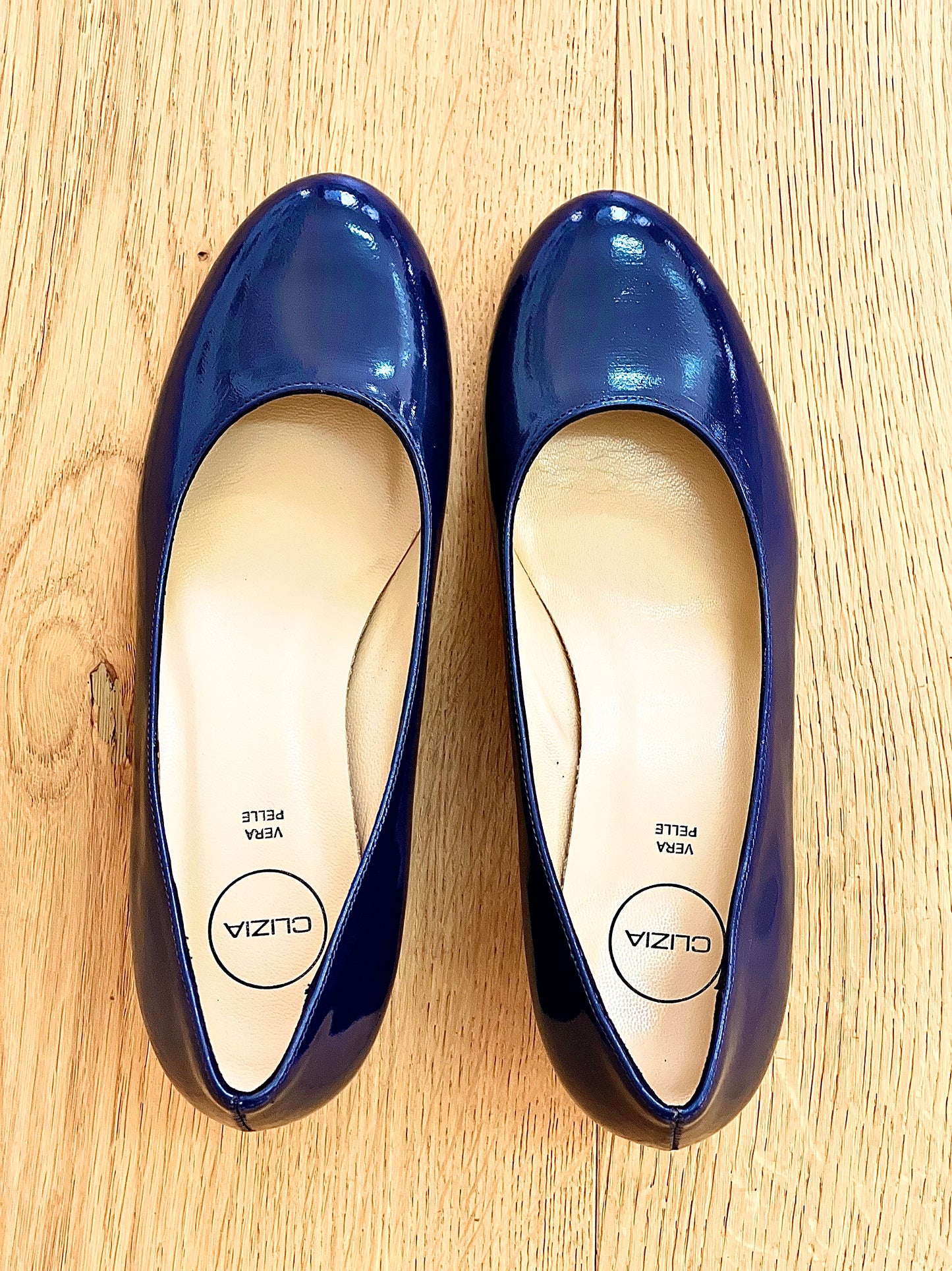 TAYLOR BLEU CUIR VERNI