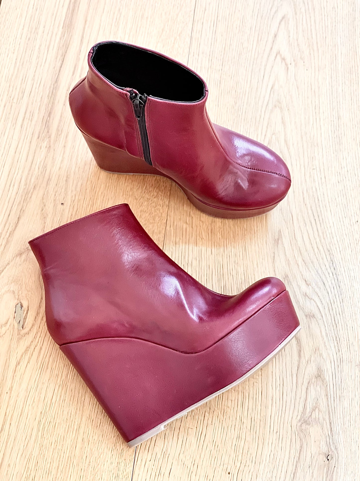 BOTTE EN CUIR BORDEAUX