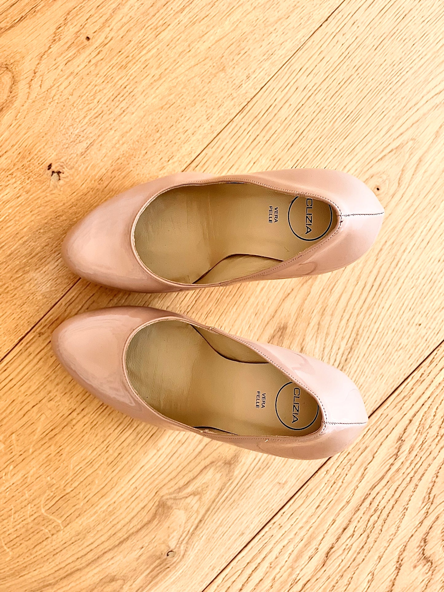 MÊME LA PEINTURE NUE