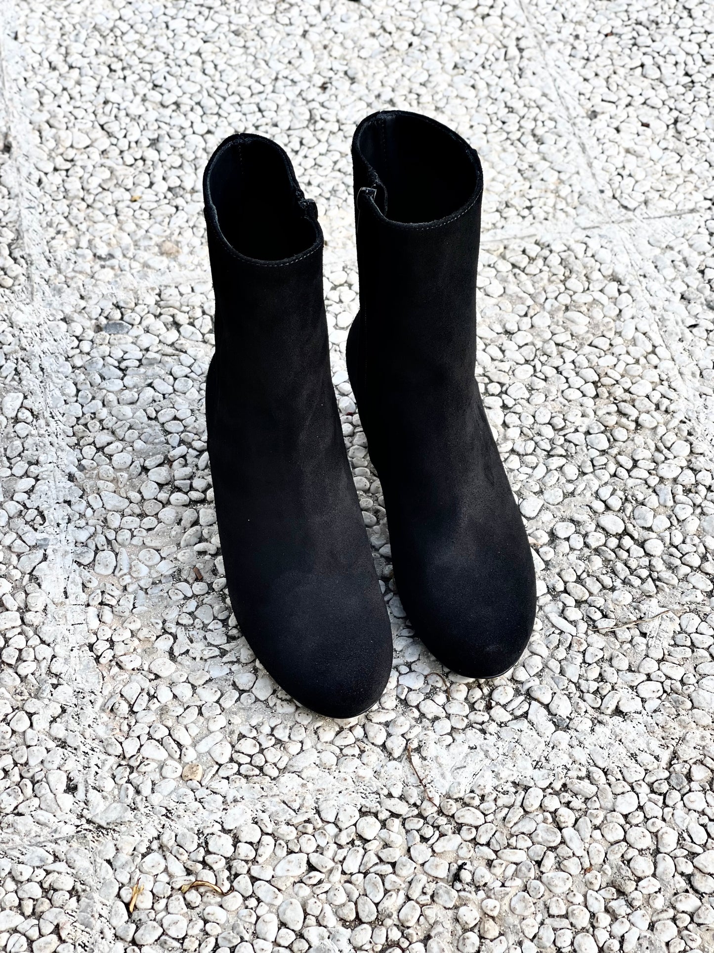 MAXIM BLACK SUEDE