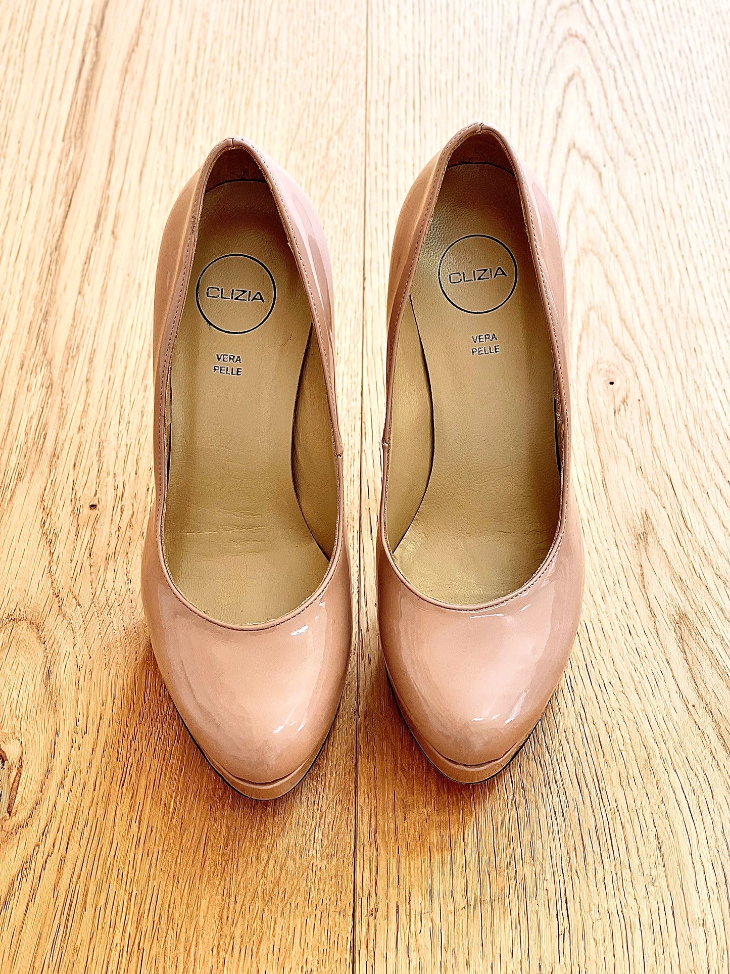 MÊME LA PEINTURE NUE