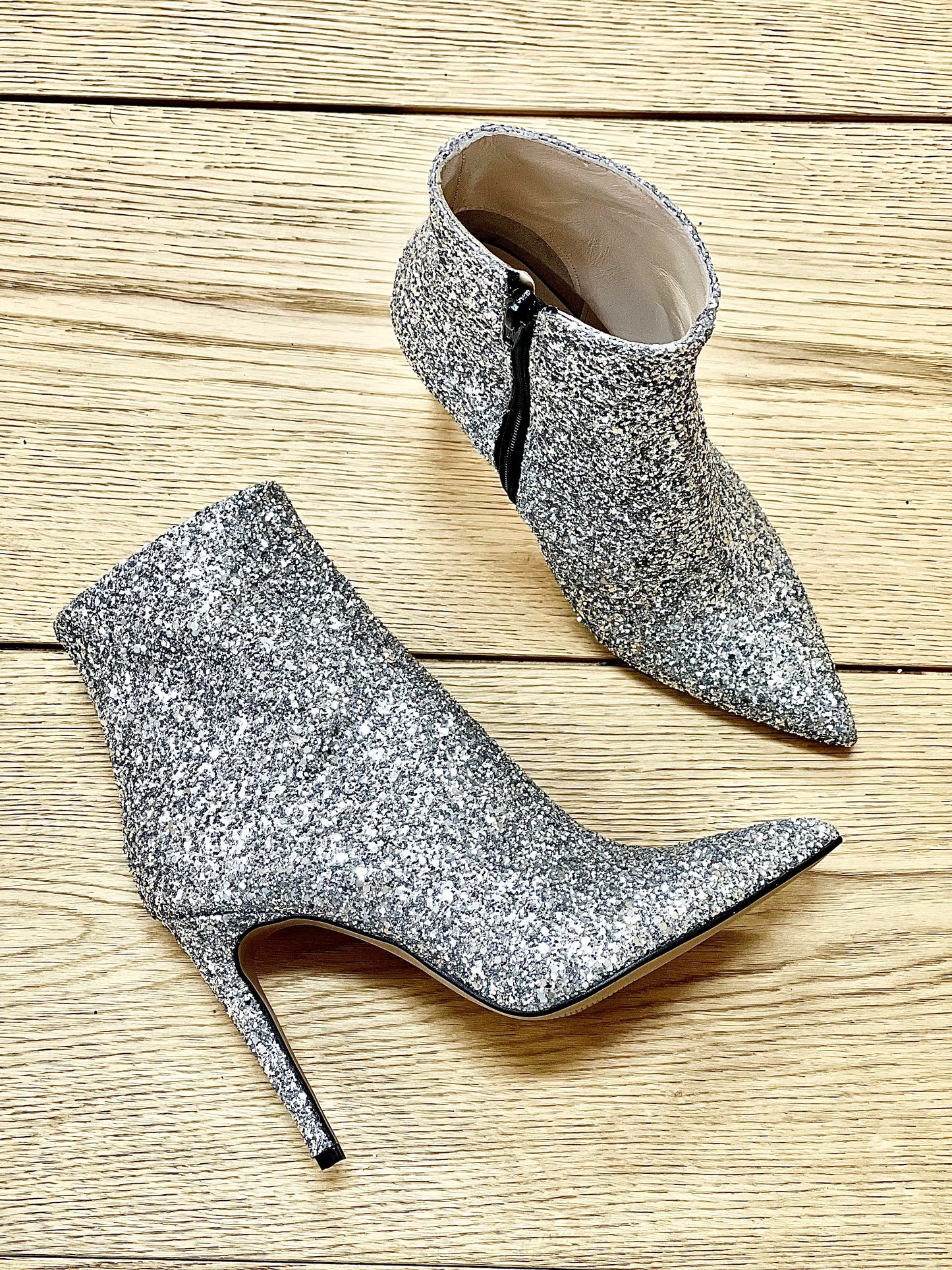 PAILLETTES ARGENTÉES NÉES