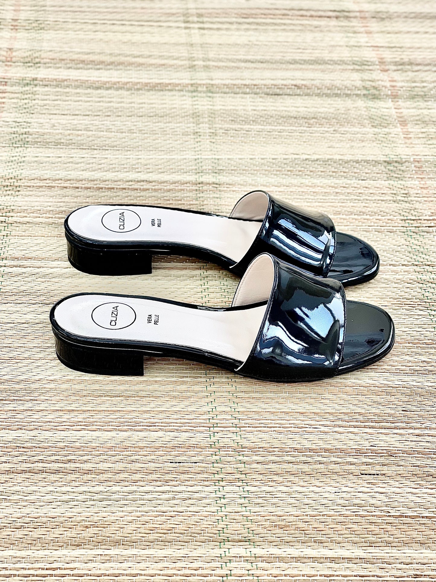 MANHATTAN NOIR CUIR VERNI