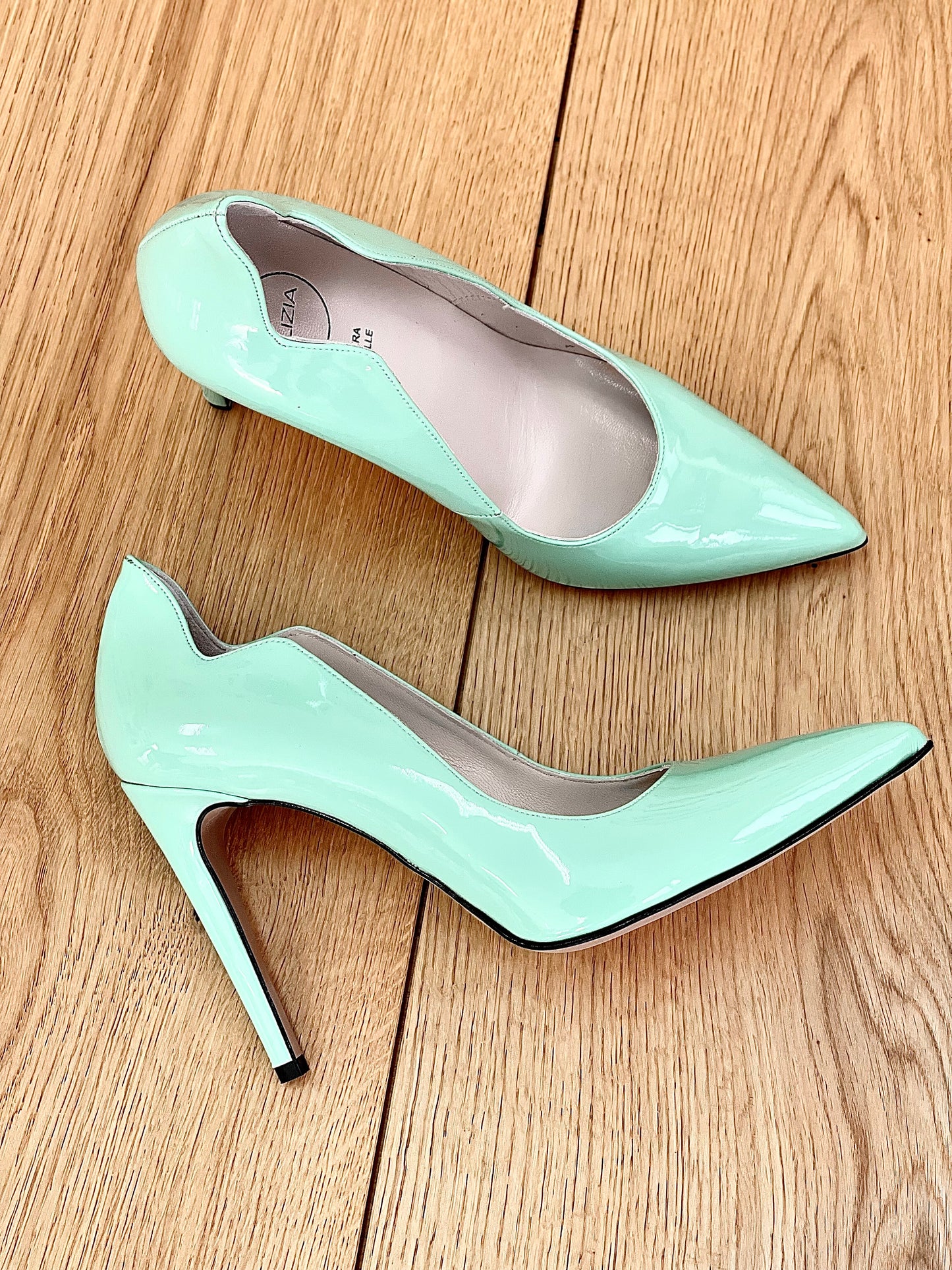 PEINTURE LOLA MENTHE