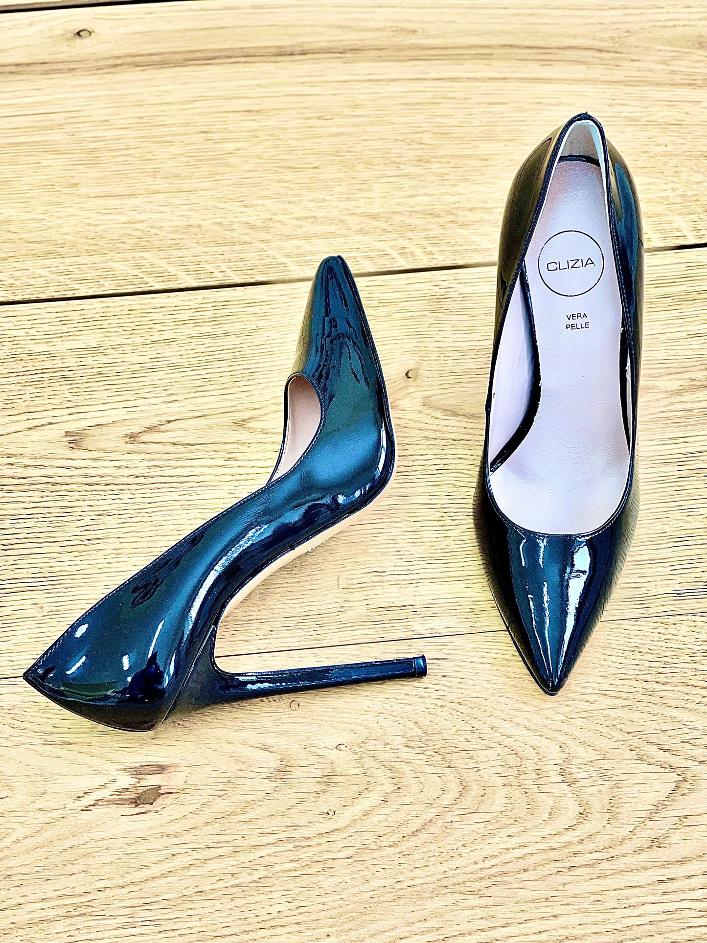 NOEUD CUIR VERNI NOIR