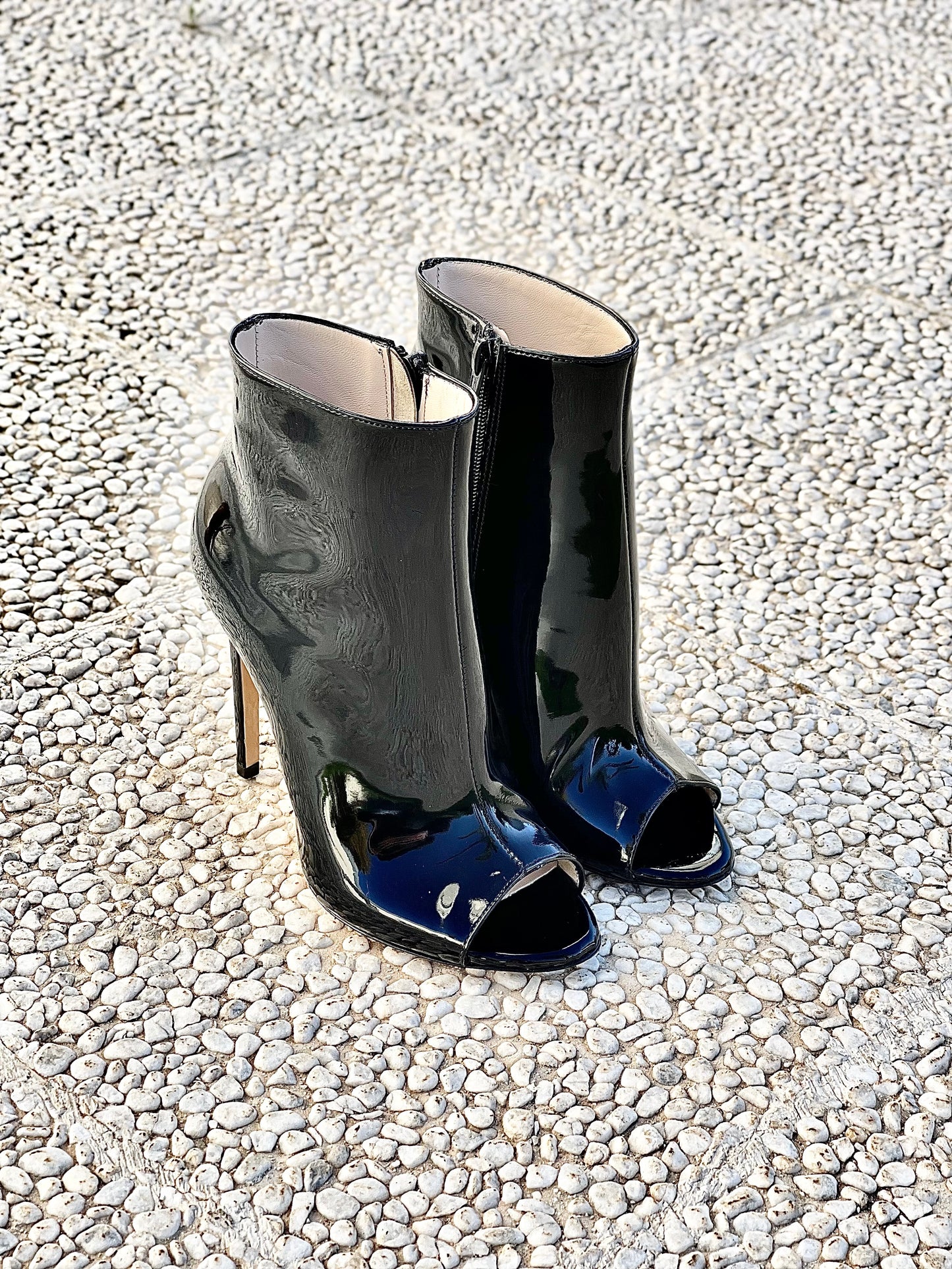 CUIR VERNI NOIR PARIS