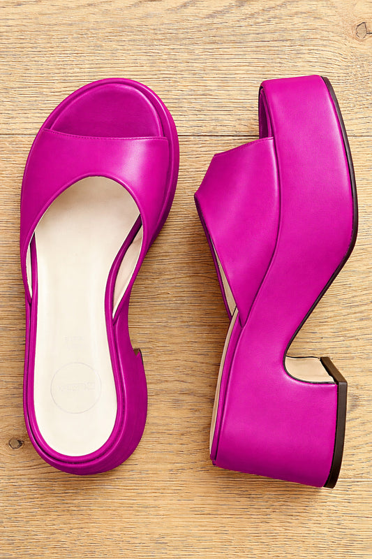 JACKIE FUCHSIAROOD LEDER