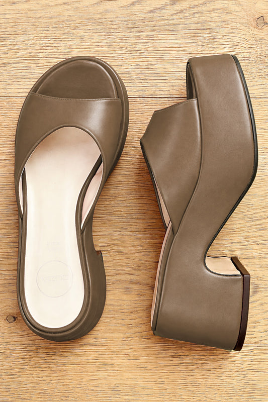 JACKIE TAUPE LEER