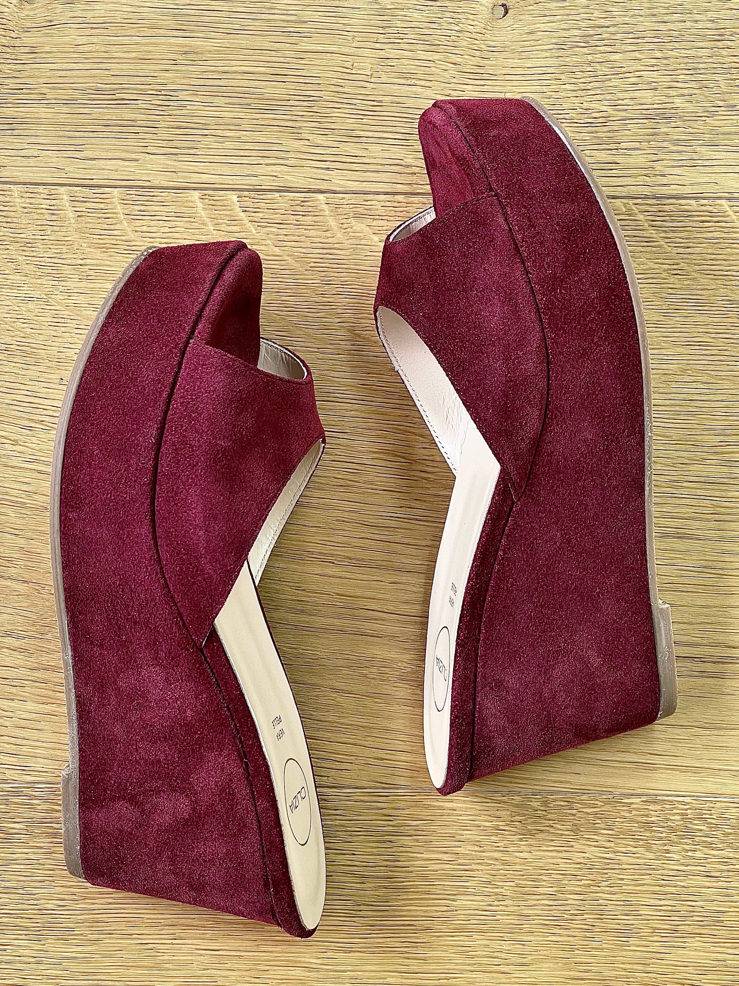 VENUS BORDEAUX SUÈDE