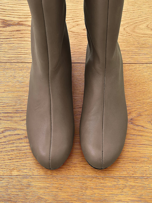 CINDY LEER TAUPE