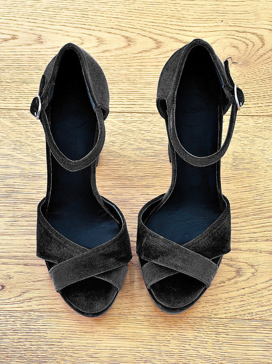 ZWART FLUWELEN BRAIS