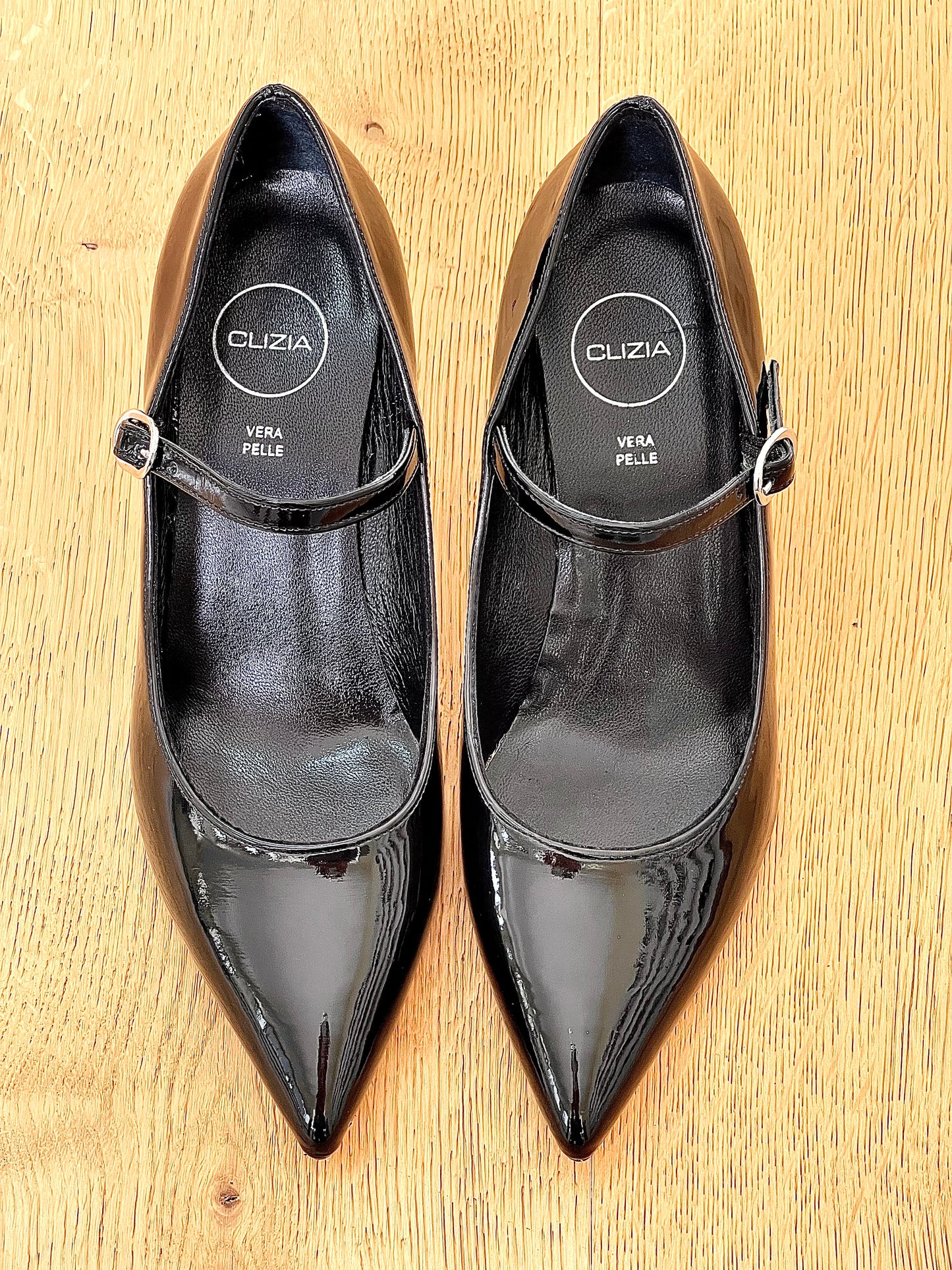 THELMA ZWART LAKLEER