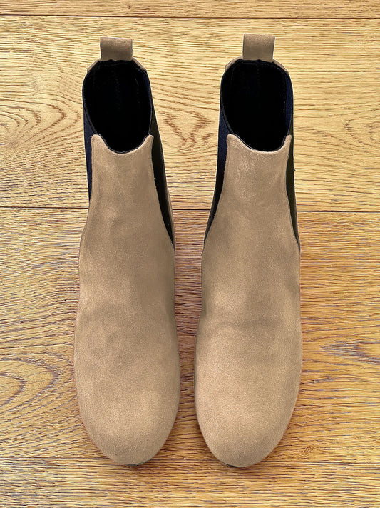 RALF BEIGE SUÈDE