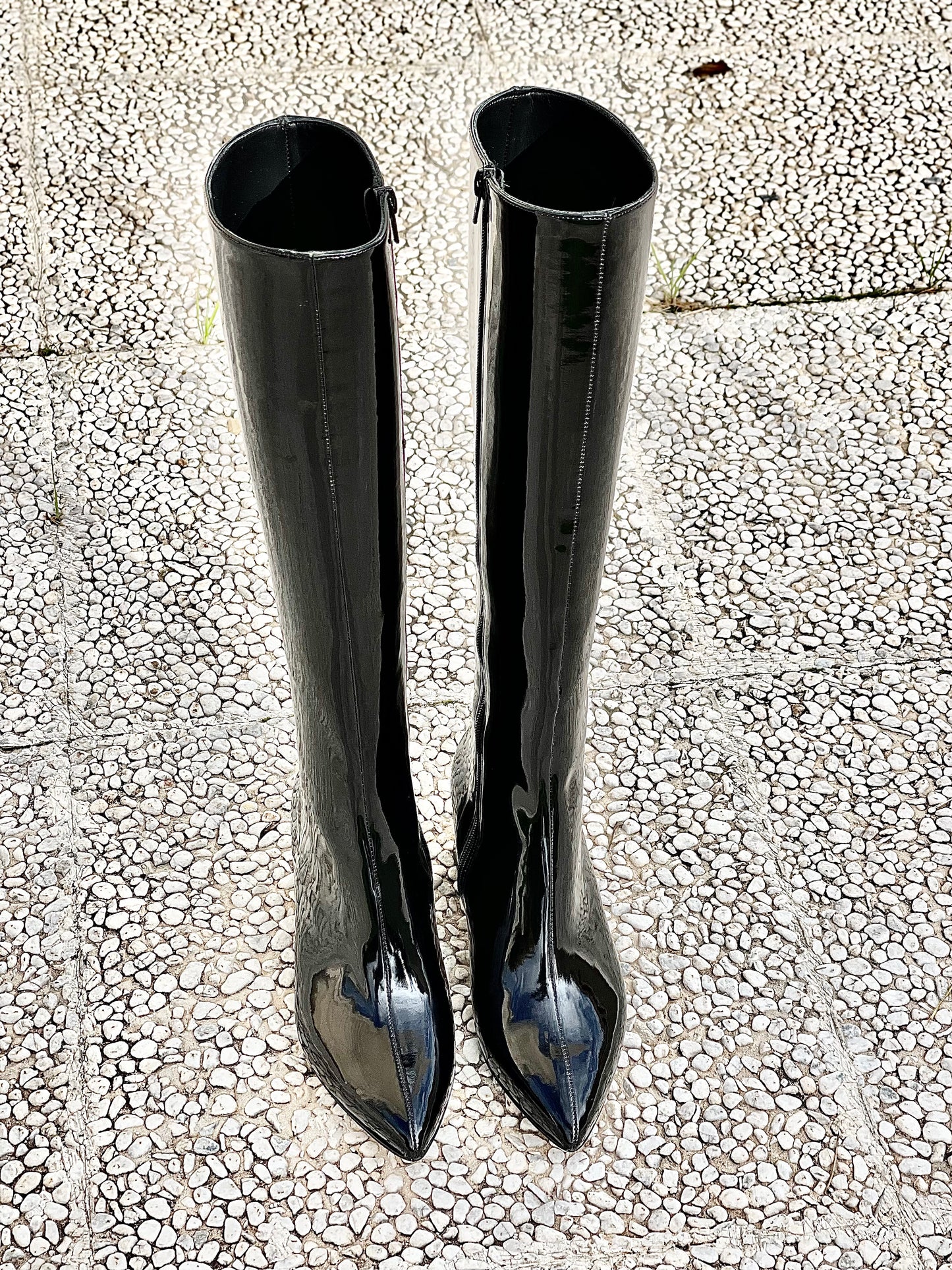 BOLIVIA ZWART LAKLEER