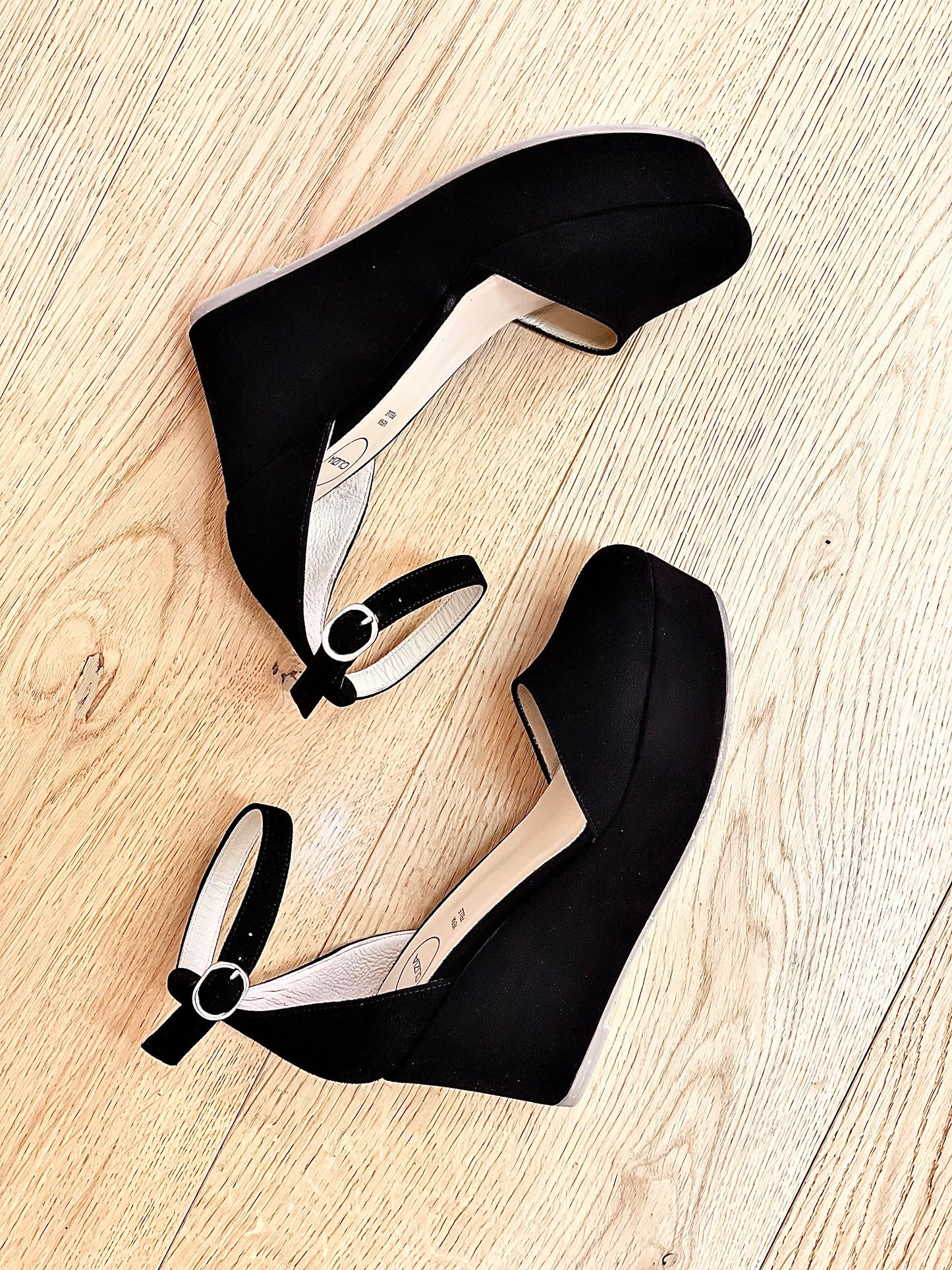 ZWART SUÈDE MANILLA