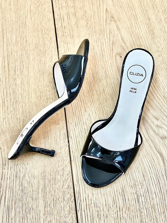 ZWART LAKLEER MORENA