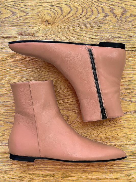 GERRI LEATHER NUDE