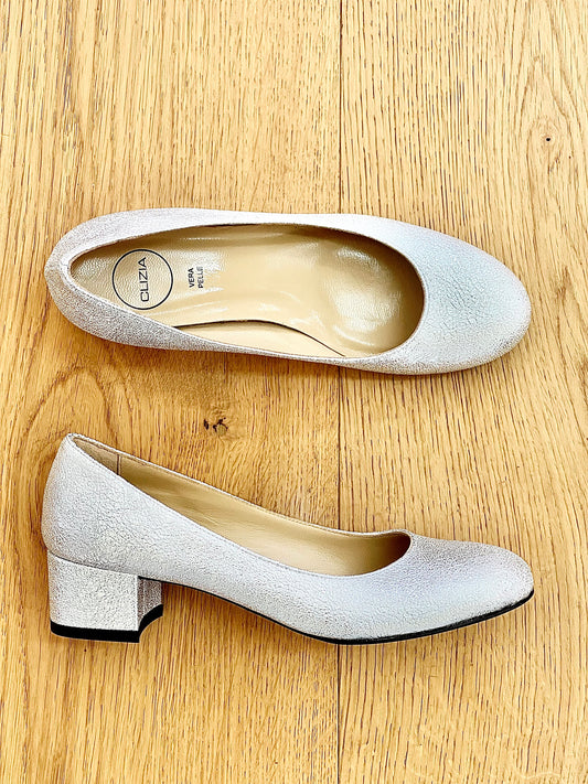 SILVER TAYLOR