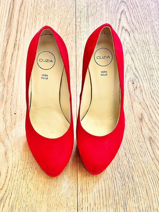EVEN RED SUEDE
