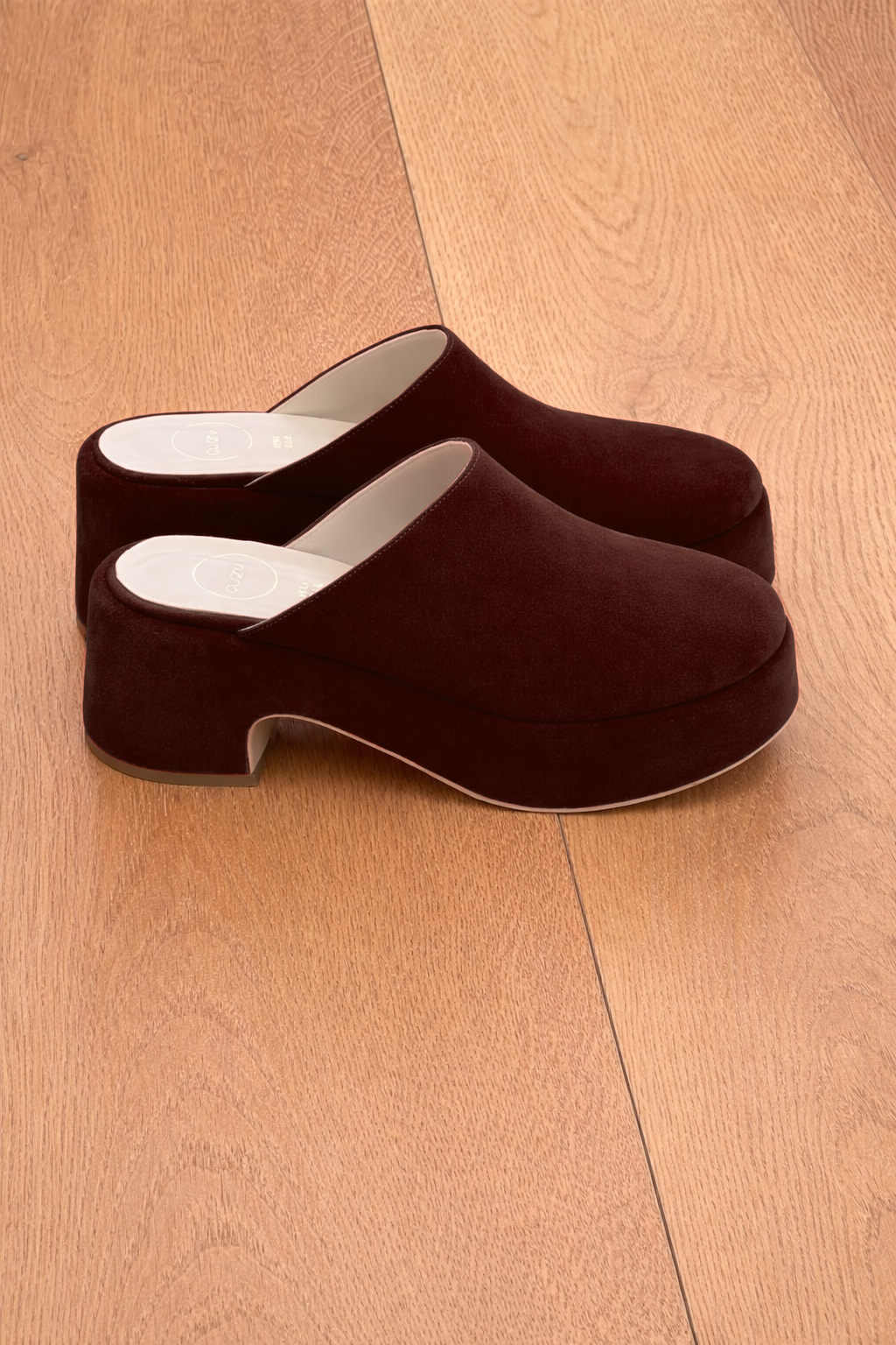 BOLSO EM CAMURÇA CASTANHA