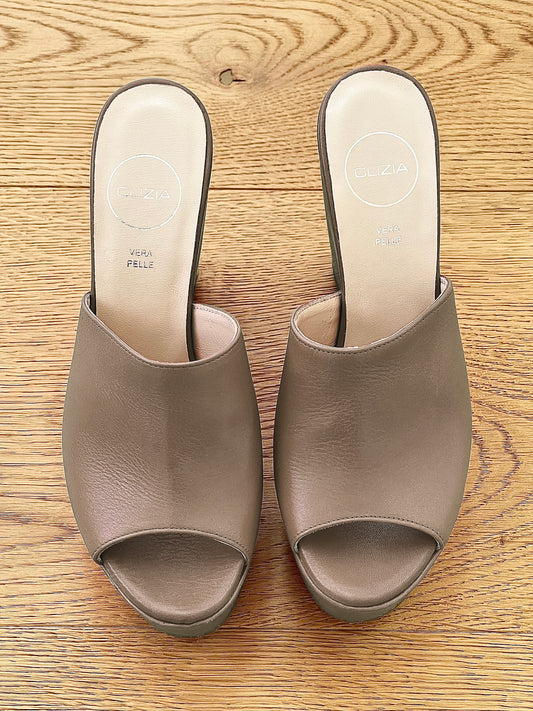 EMMA TAUPE LEATHER