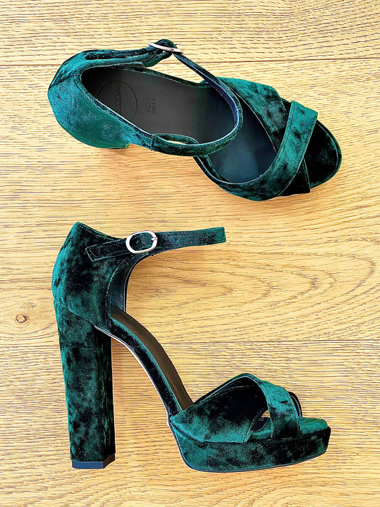BRAIS DE VELUDO VERDE