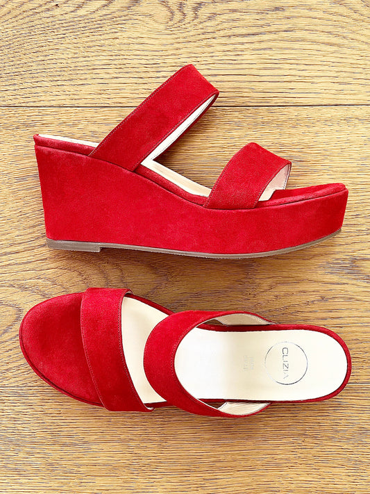 RED SUEDE GAL