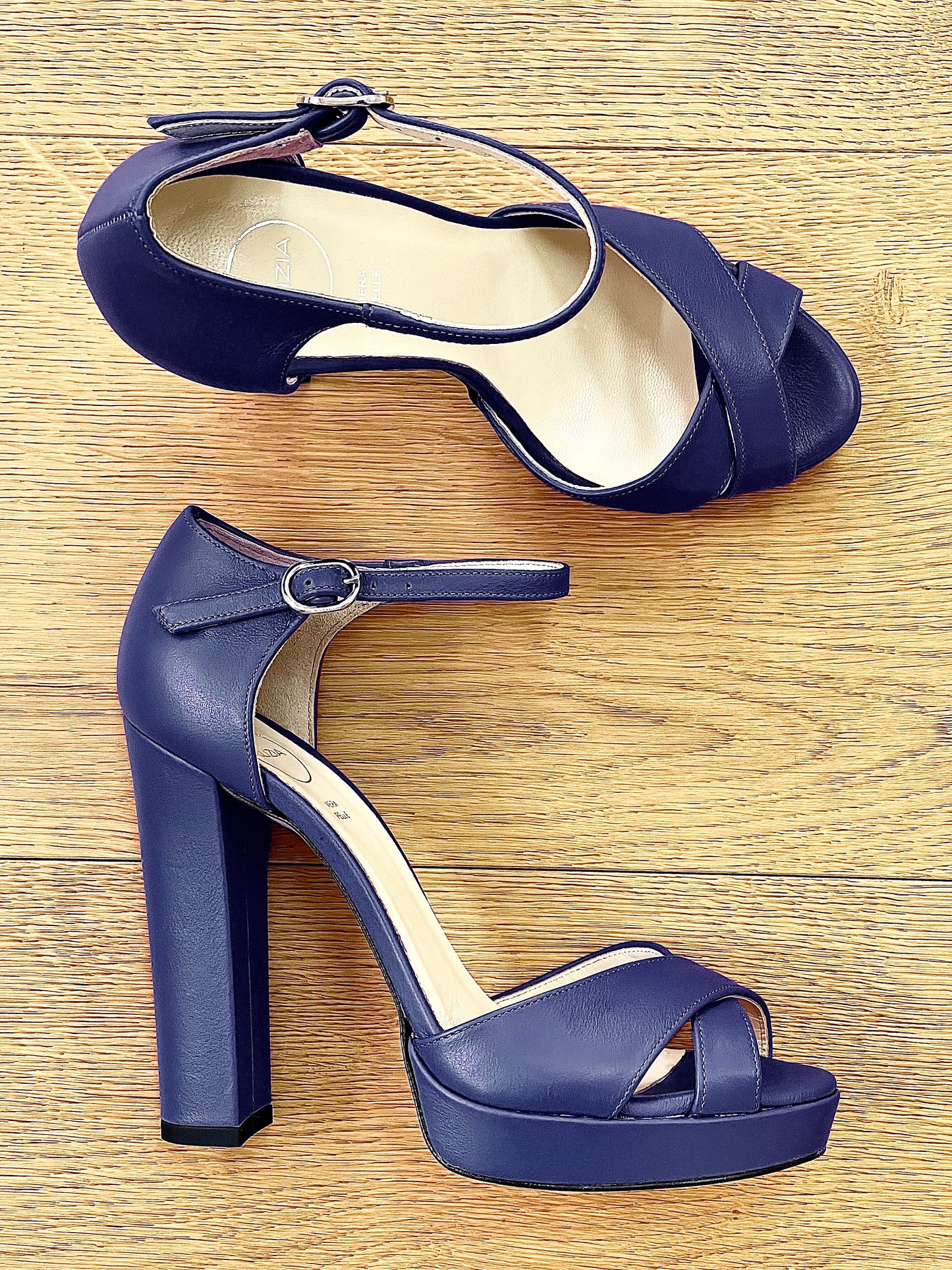 PIELE BRAIS ALBASTRU