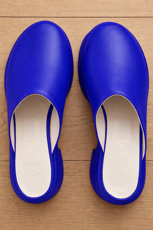 GEANTĂ DIN PIELE ALBASTRĂ