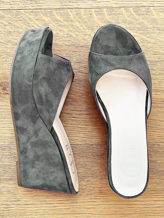 VENUS GRI PIELE DE CĂPRIOARĂ