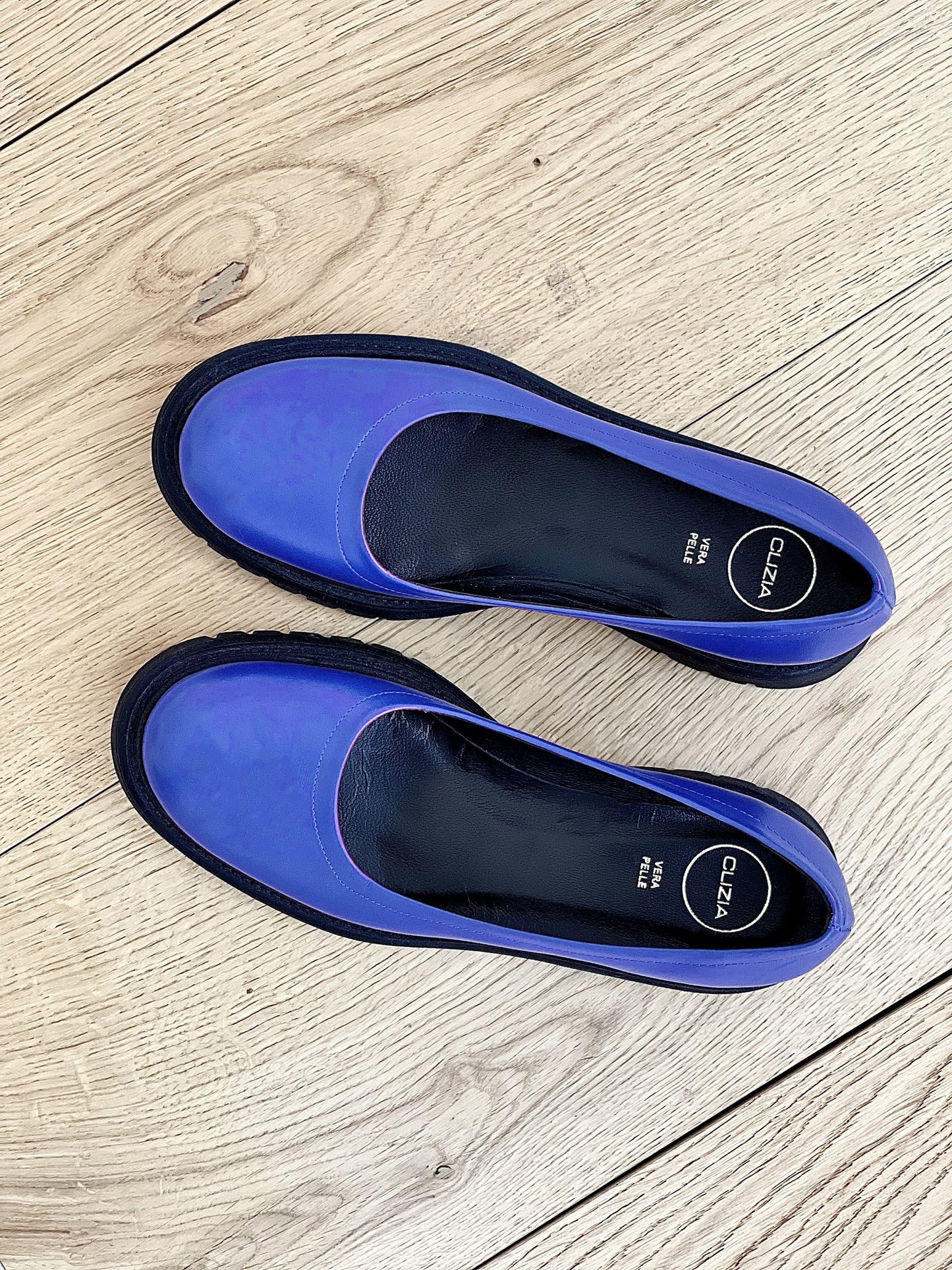 AMBER PIELE ALBASTRU