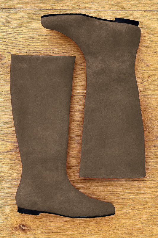 CINDY Z JELENICE, TAUPE