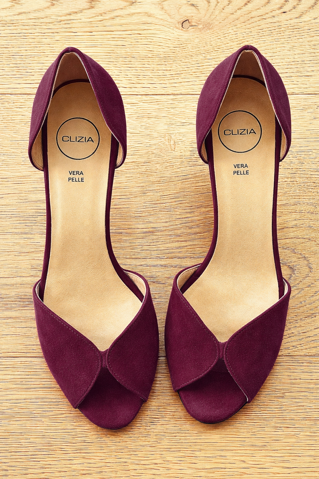 WANDA Z KAMZÍKOVEJ KOŽE, BORDÓ