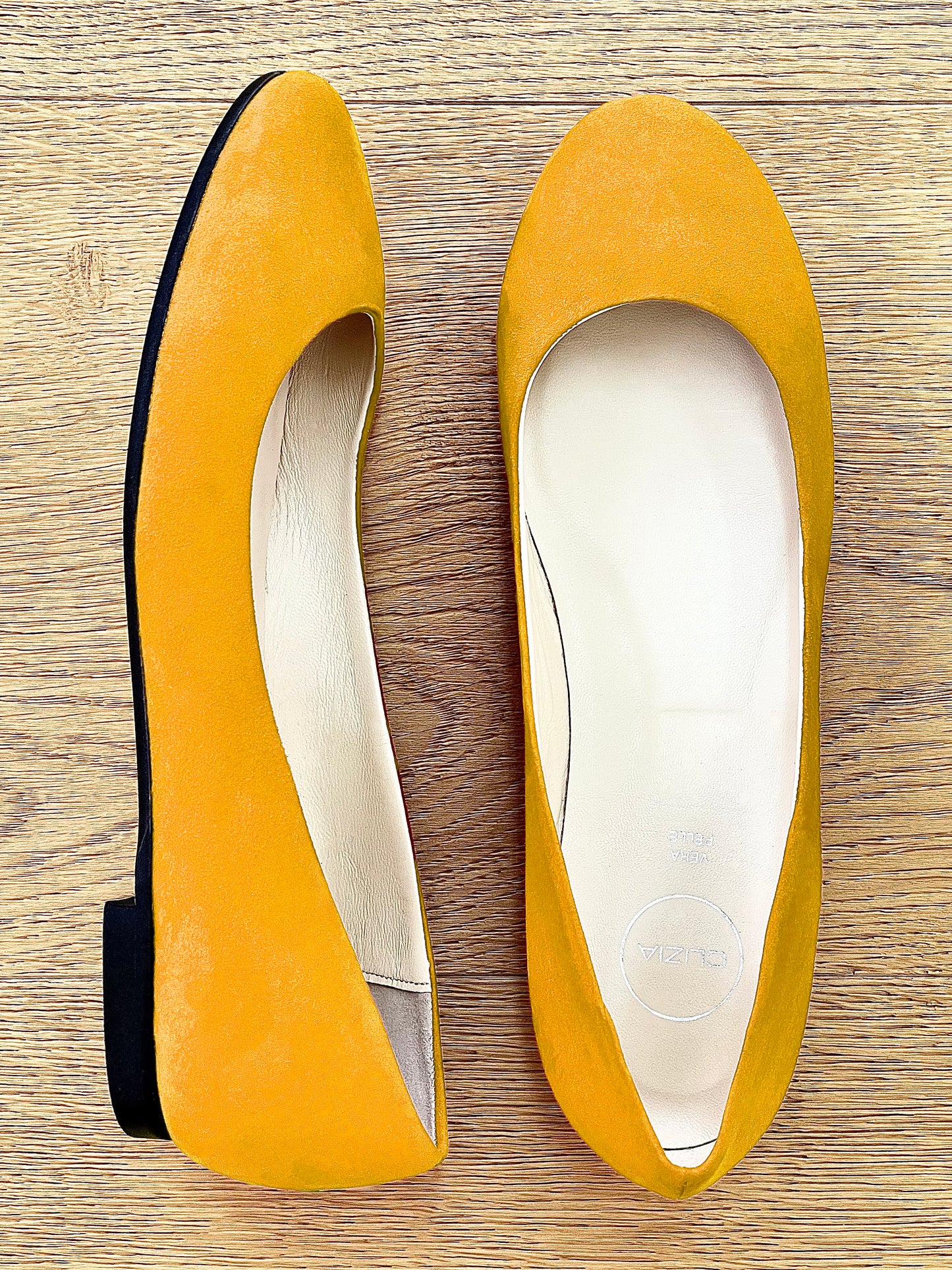 NOA OCHROVÁ KAMZÍKOVÁ