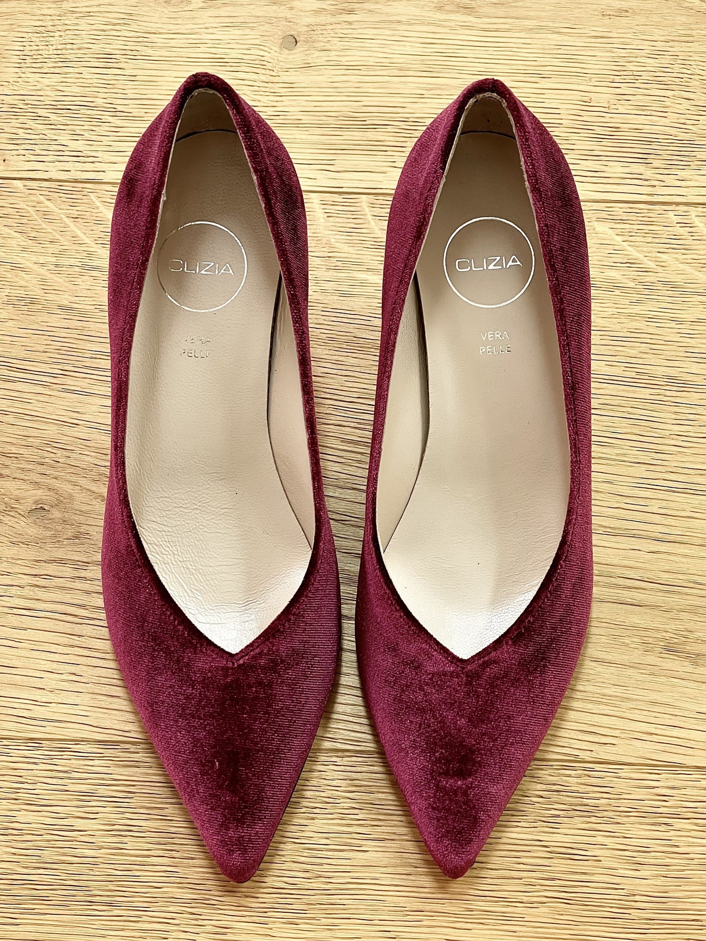 ASHLEY BURGUNDY VELVET
