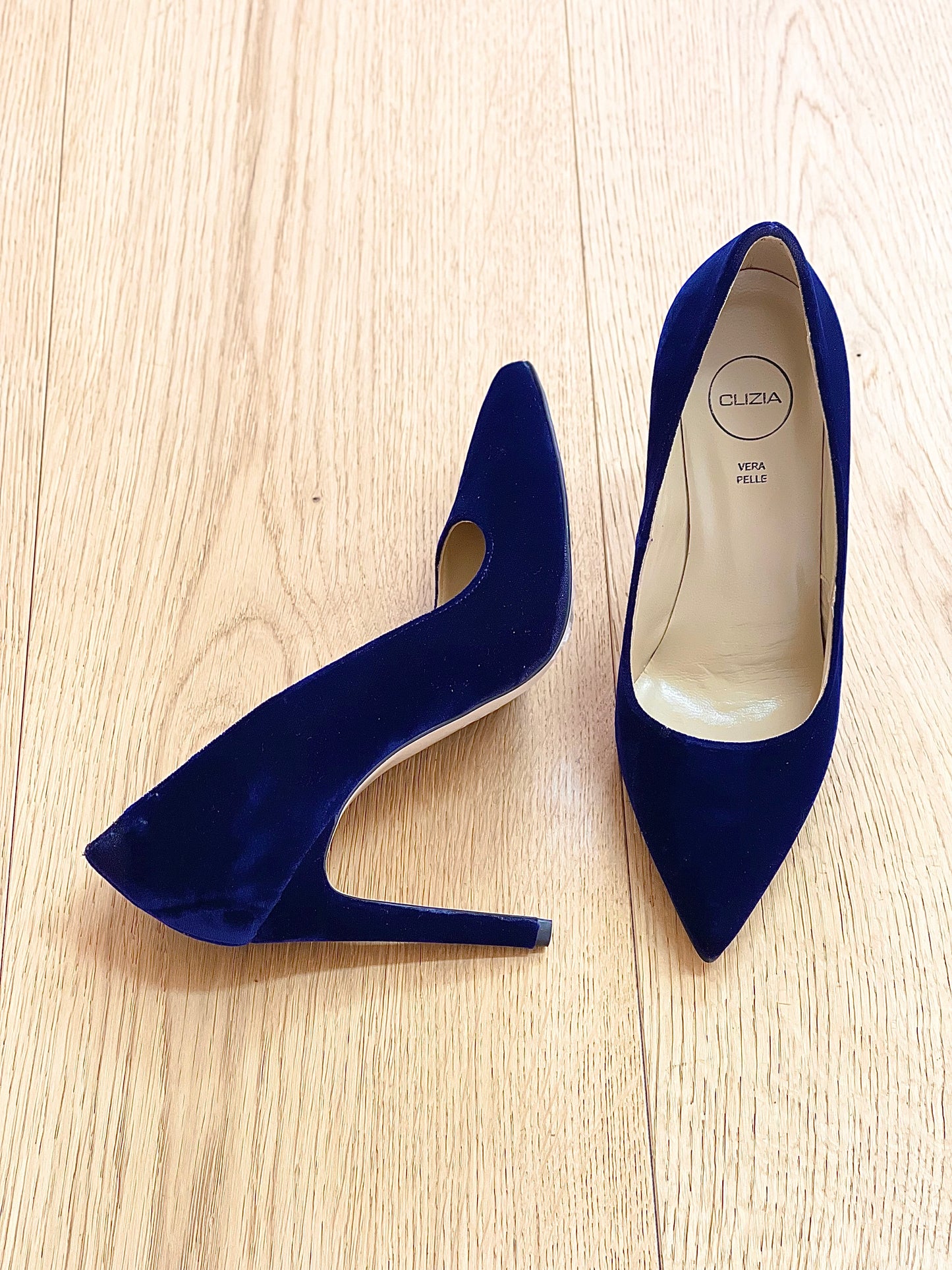 NOE BLUE VELVET