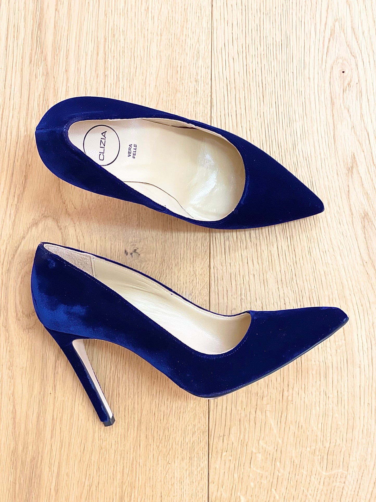 NOE BLUE VELVET