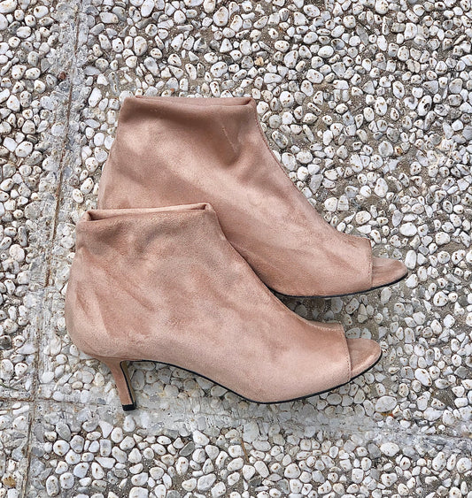 INGRID SUEDE NUDE