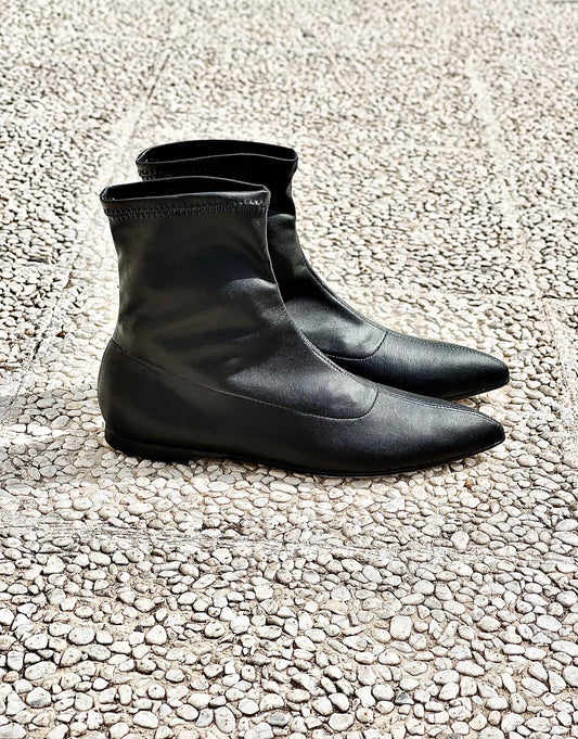 GIRLY BLACK