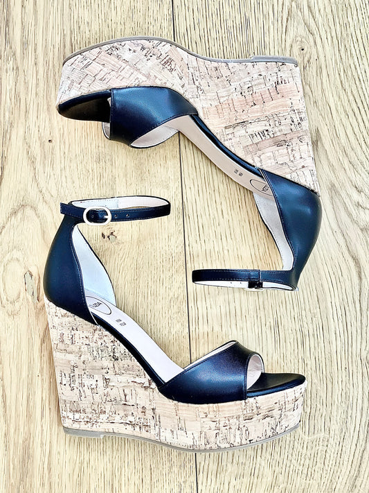 IVY BLACK