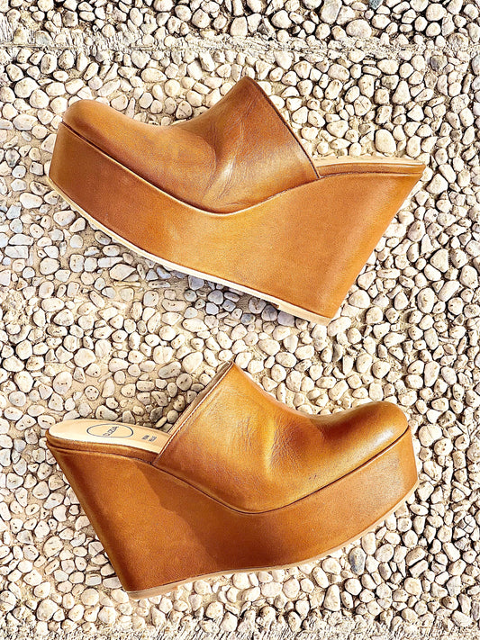 LIU LEATHER