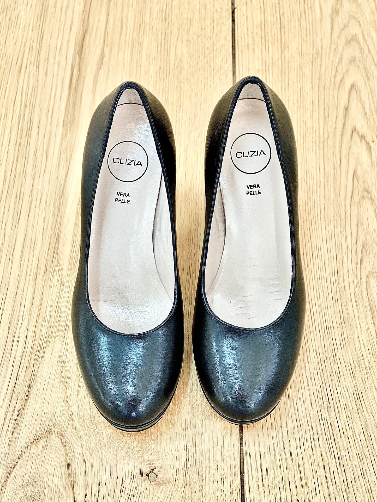 CLEO BLACK
