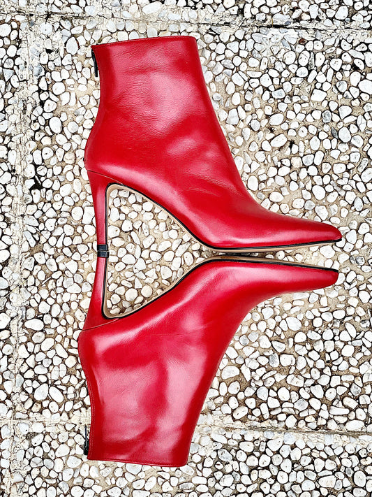 IRIS RED