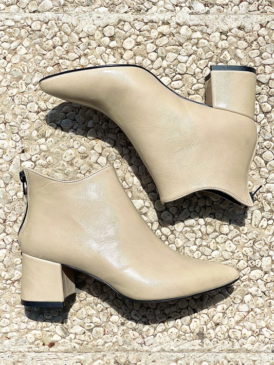 FUNNY BEIGE