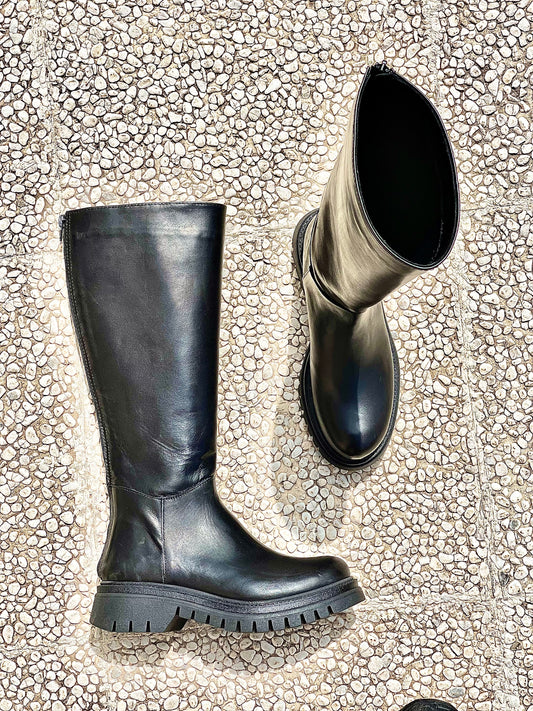 SELVA BLACK