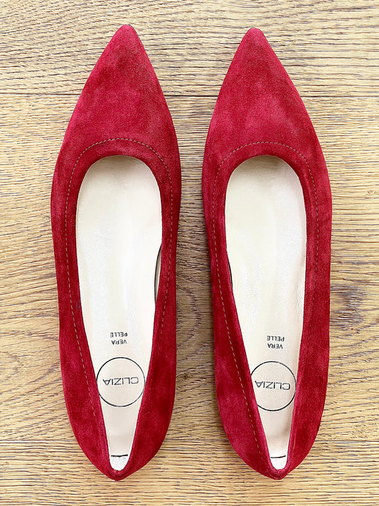 UMA RED SUEDE